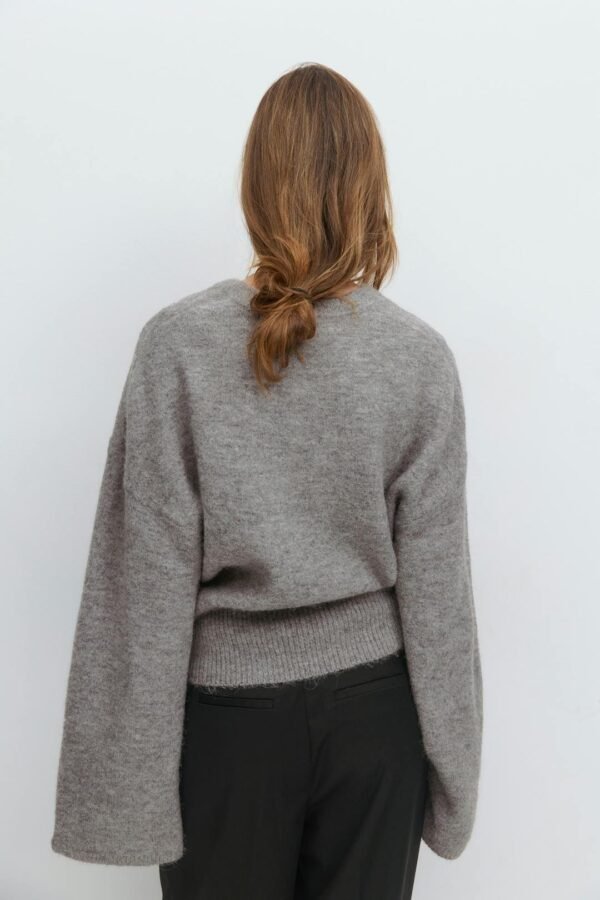 Dame Gina Tricot Wide Sleeve Knitted Sweater - Image 5