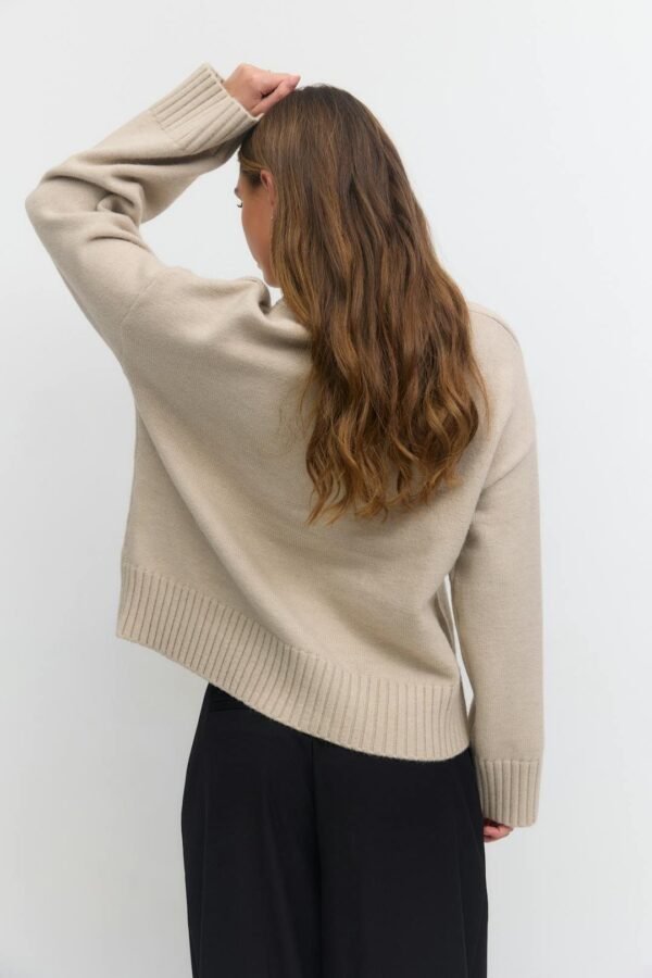 Dame Gina Tricot Crew Neck Knitted Sweater - Image 3