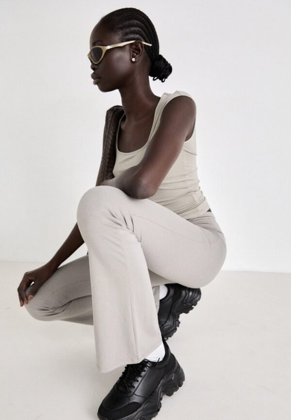 Dame Gina Tricot Soft touch folded trouser - Image 3