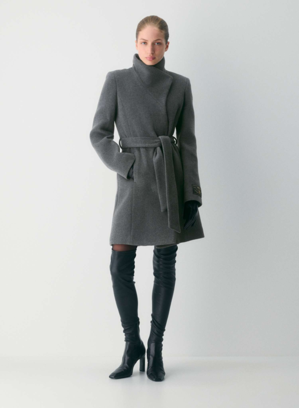 Aritzia Women's The Connor Coat - Image 3